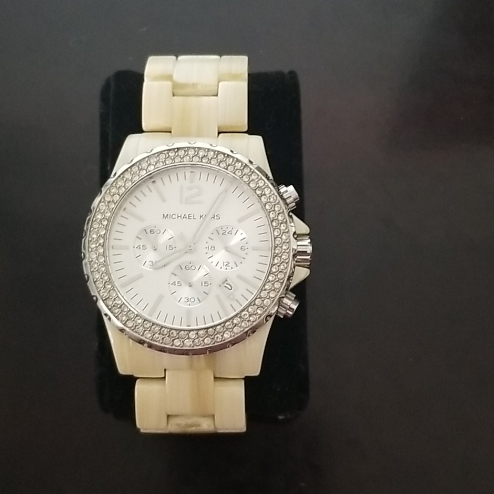 💝 Michael Kors watch